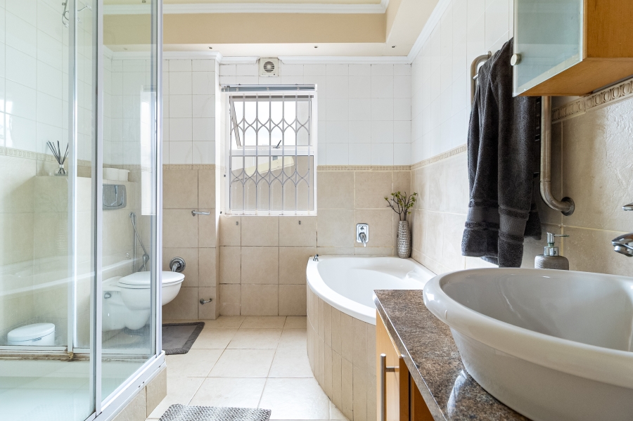 4 Bedroom Property for Sale in Northshore Western Cape